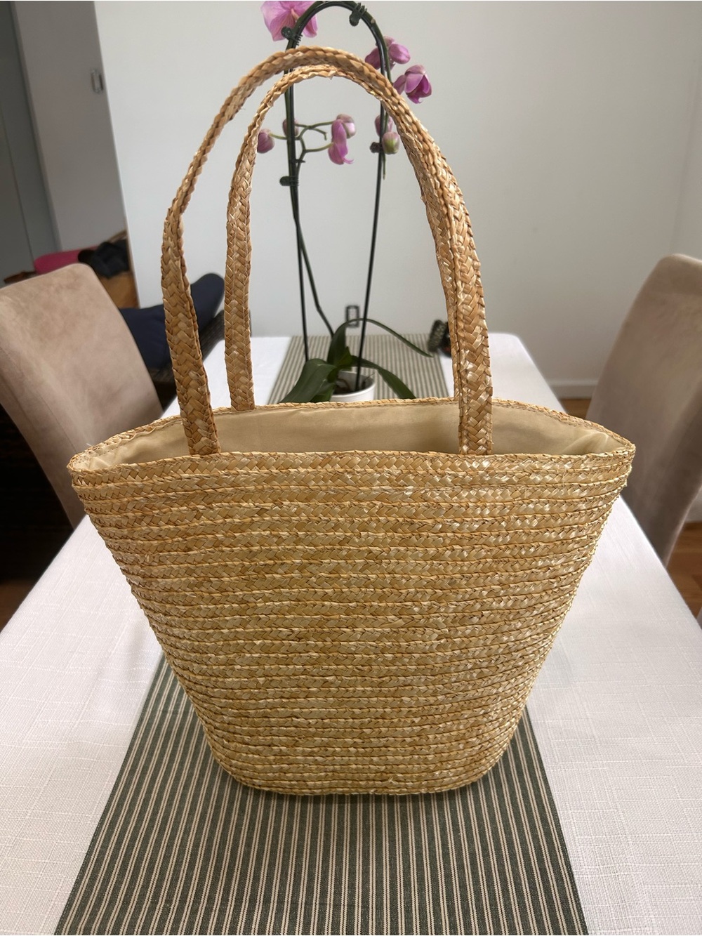 Natural Straw Shoulder Tote Bag in Beige